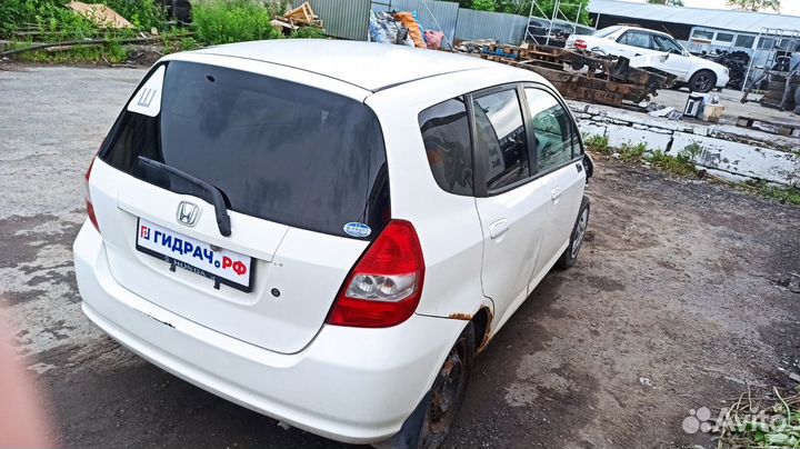 Опора двигателя правая Honda Fit 50821-SAA-013