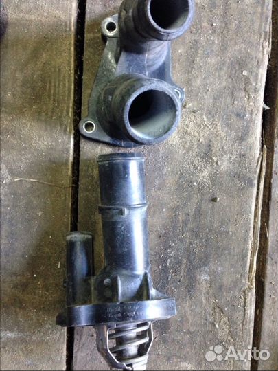 Крышка корпус термостата Форд фокус 2