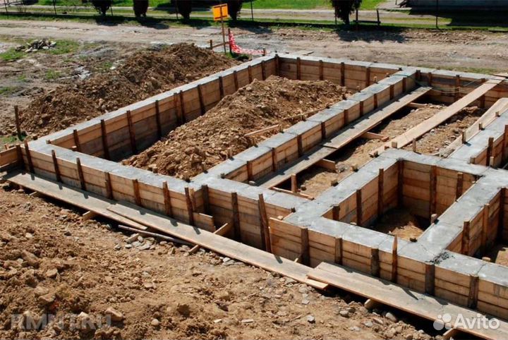 Бригада строителей