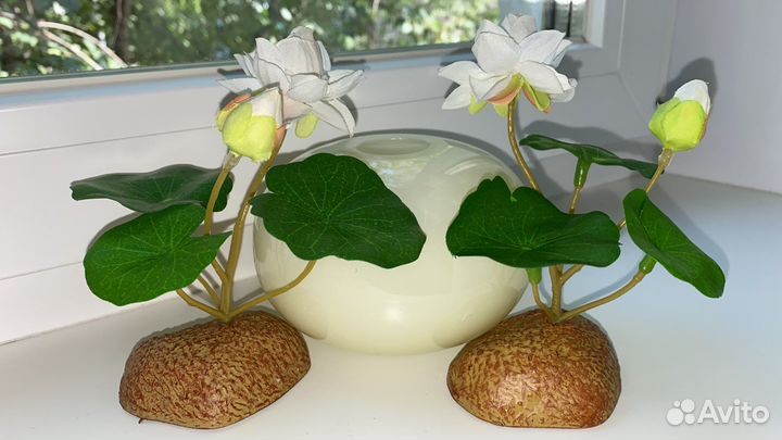 Декоративные цветы на островке Икеа