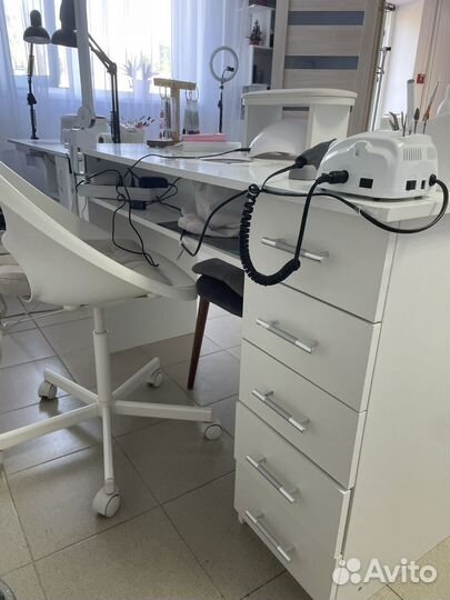 Стол для маникюра с вытяжкой
