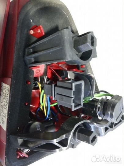 Фонарь в крышку багажника левый Audi A5 8T