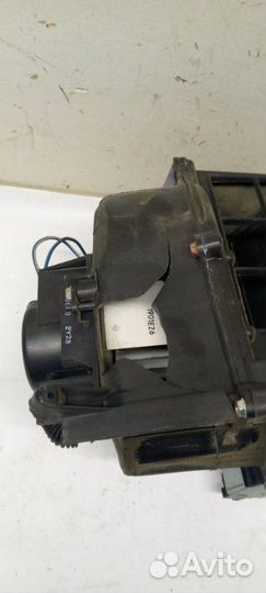 Корпус моторчика печки Nissan Primera (P11) седан