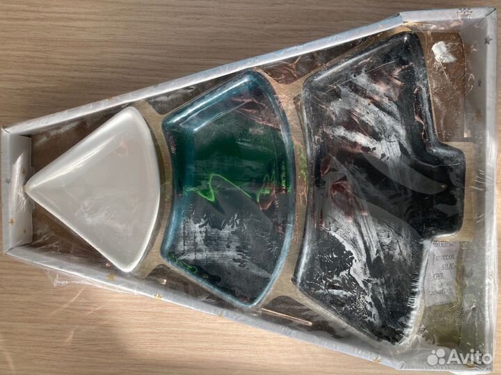 Менажница керамическая на деревянной подставке