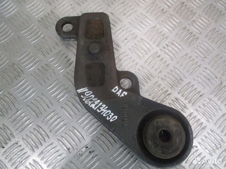 Кронштейн переднего амортизатора левый DAF 1740950
