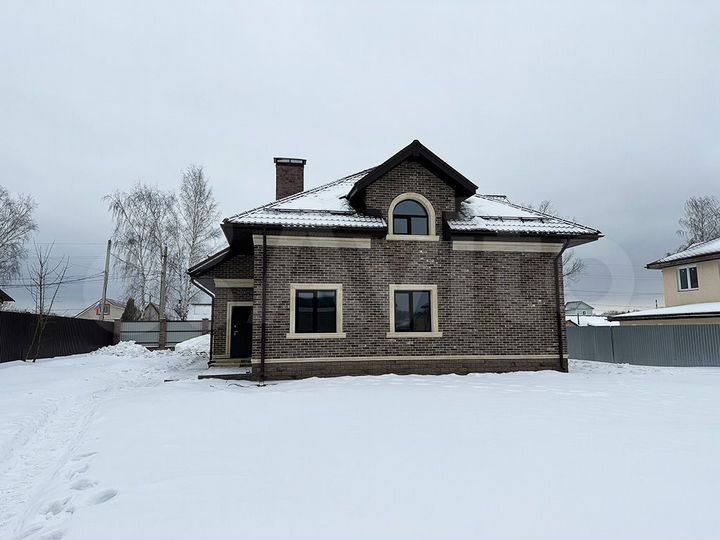 Дом 220 м² на участке 12 сот.