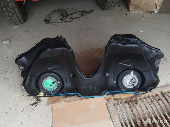 Топливный бак в сборе с насосом bmw e65 66