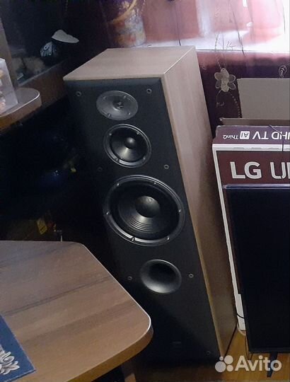 Колонки JBL E60