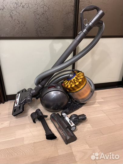 Пылесос Dyson DC 39