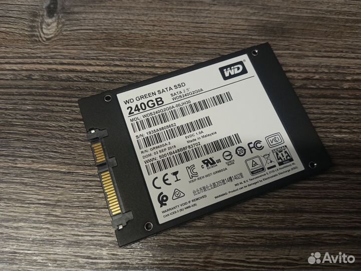 2.5 SSD 240 GB WD green SATA