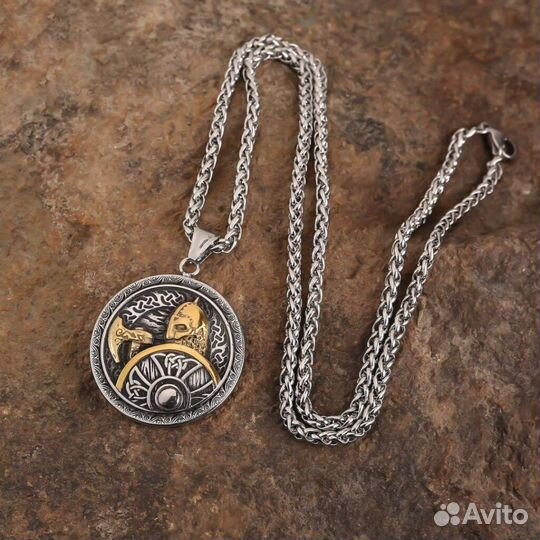 Кулон Викинга с щитом - Мощь древних воинов