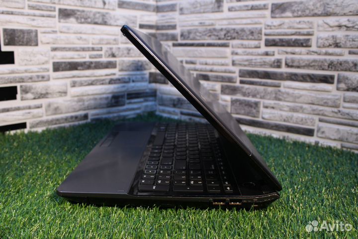 Игровой ноутбук Samsung i5/6gb/ssd256gb/gt520mx