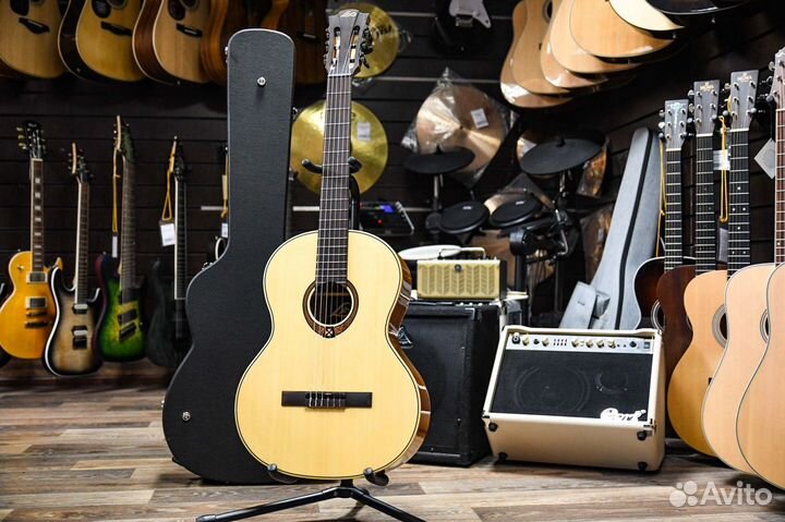 Классическая гитара + Аксессуары