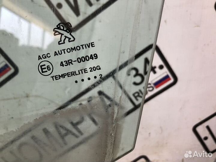 Стекло двери передней левой Peugeot 408