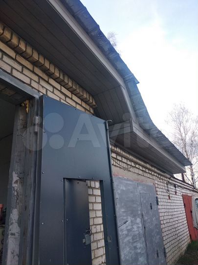 Гараж, > 30 м²