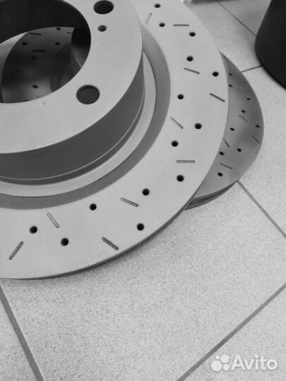 Тормозные диски DBA Toyota Land Cruiser 200