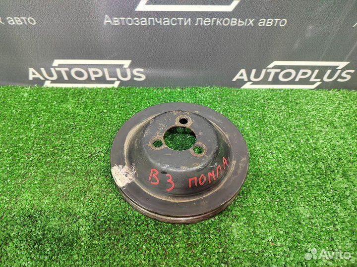 Шкив помпы Volkswagen Passat Varian 3 3 седан 1.8