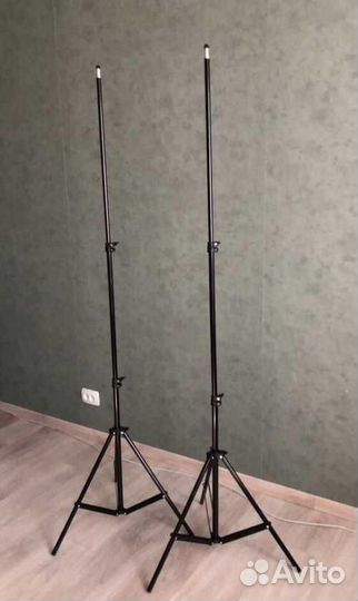 Штатив 2-х метровый новый с держателем для телефон