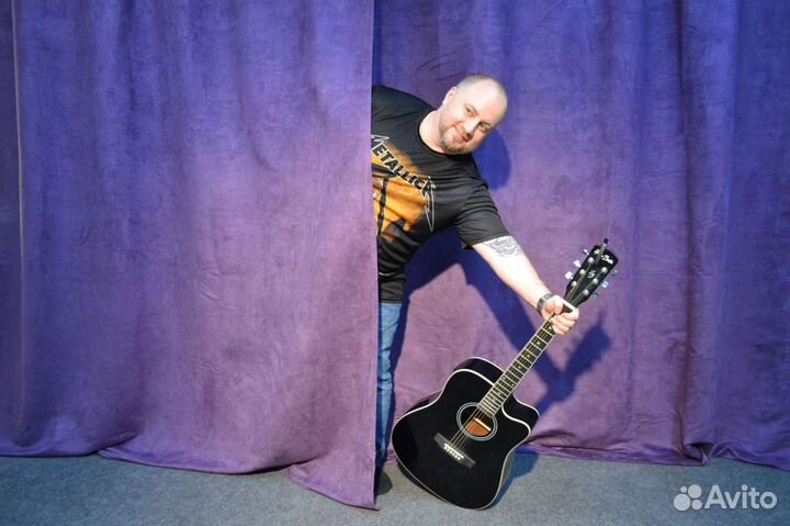 Репетитор по игре на гитаре