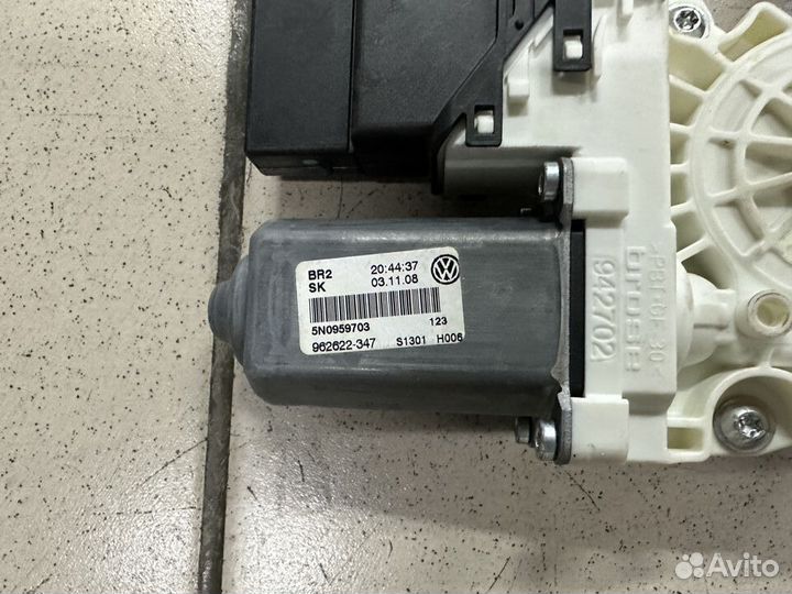 Стеклоподъемник задний левый Тигуан Tiguan