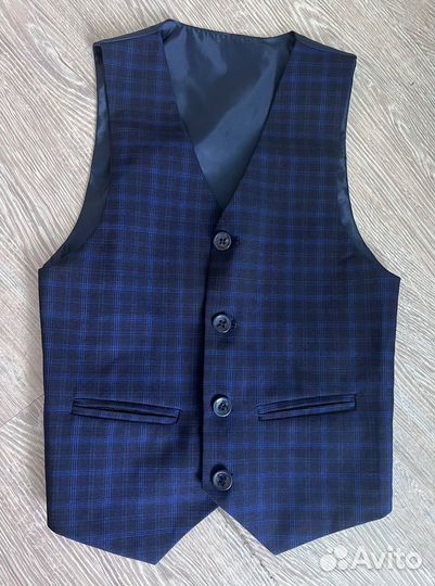 Костюм тройка школьный