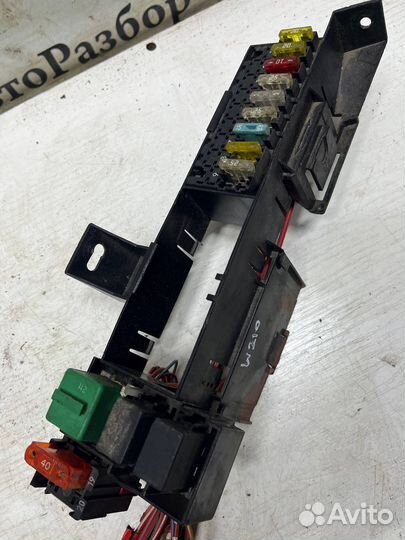 Блок предохранителей фишка проводка W210 Merc