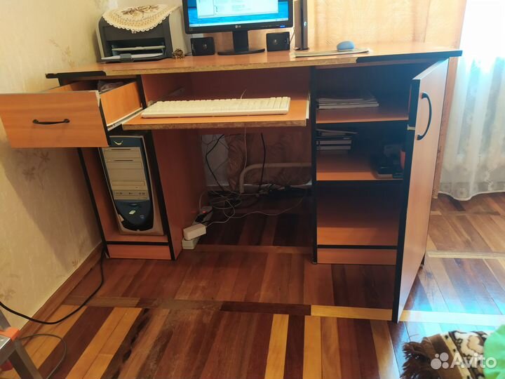 Компьютерный стол б/у