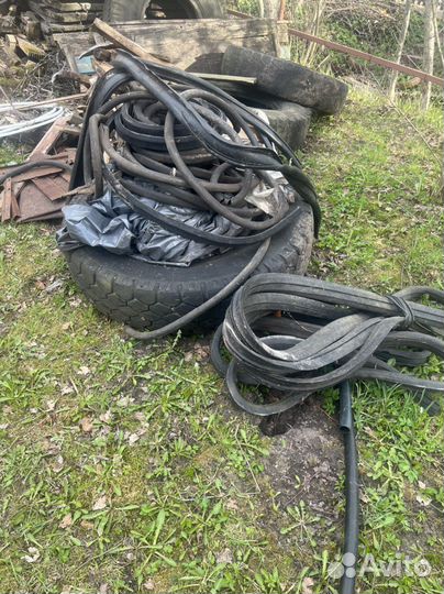 Деревянные доски на дрова