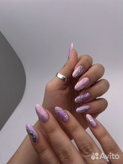 Маникюр и педикюр