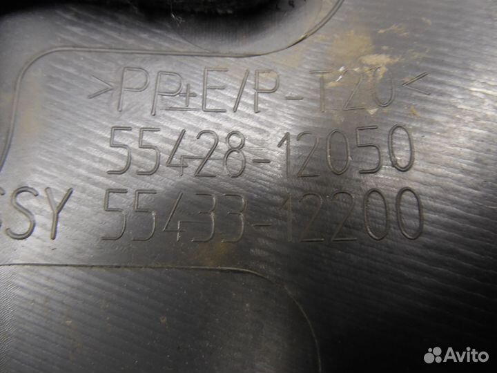 Накладка (кузов внутри) Auris (E15) 2006-2012