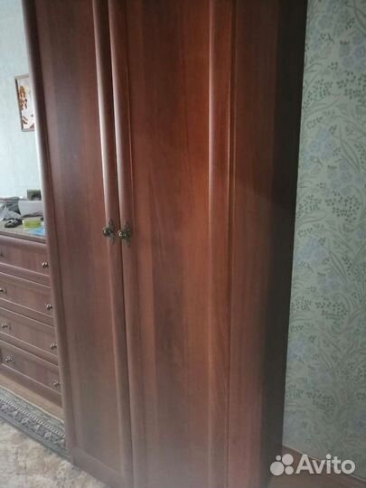 Шкаф