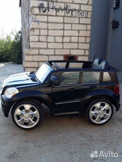 Детская машина электромобиль с пультом