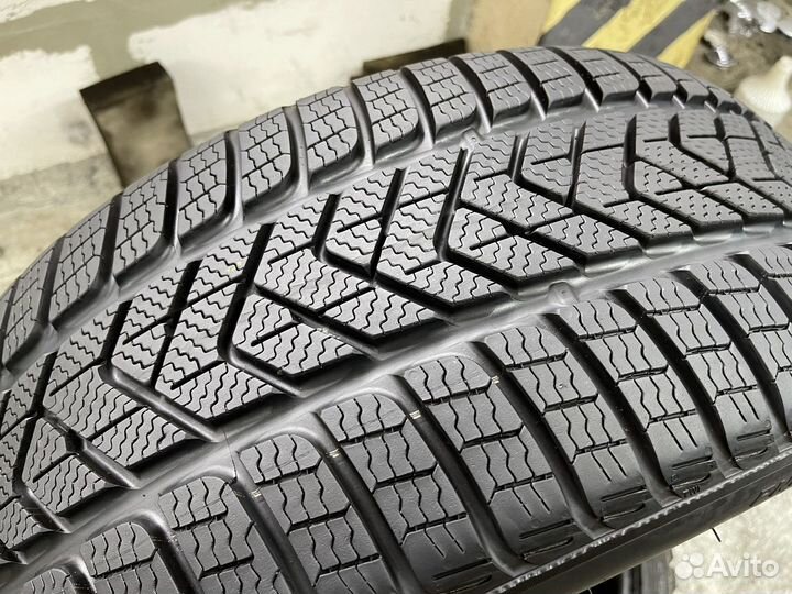 Pirelli Winter Sottozero 3 255/40 R20 101V