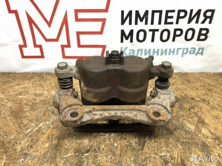 Суппорт передний правый Honda Ridgeline J35A9 2006