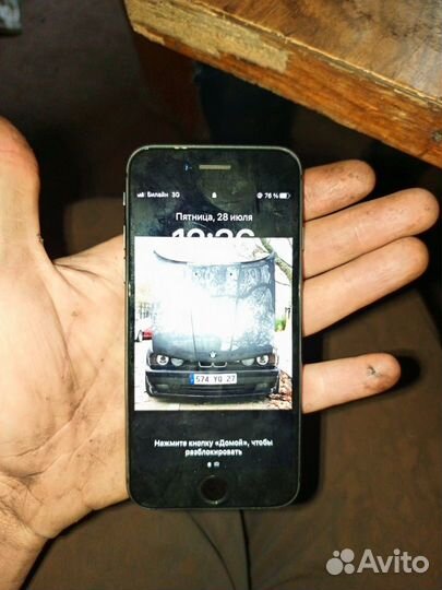 Телефон iPhone 8 64 gb