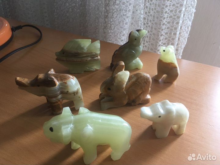 Фигурки из оникса