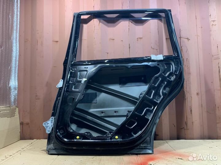 Задняя правая дверь Mercedes GL 164 2010г