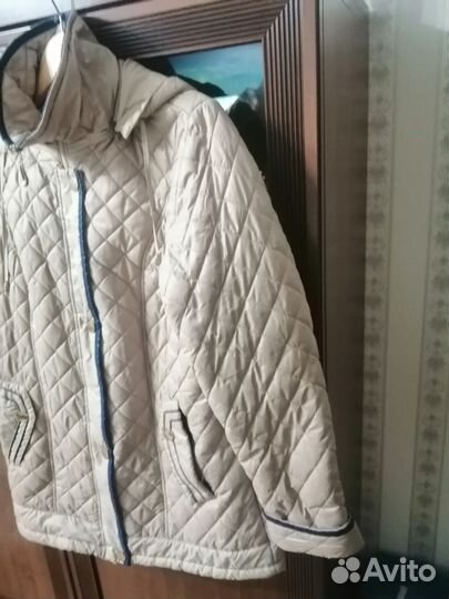 Куртка женская с капюшоном весна/осень б/у