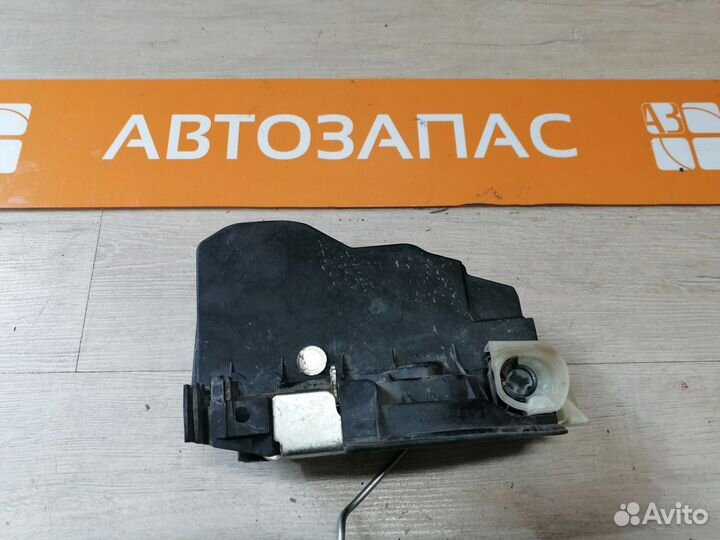 Замок двери задний BMW X 1 E 84 бмв X1