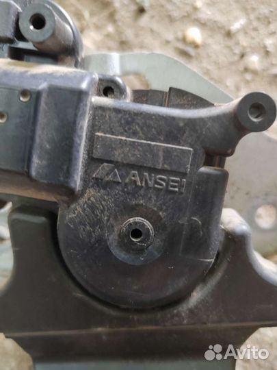 Замок крышки багажника mitsubishi Lanser 10