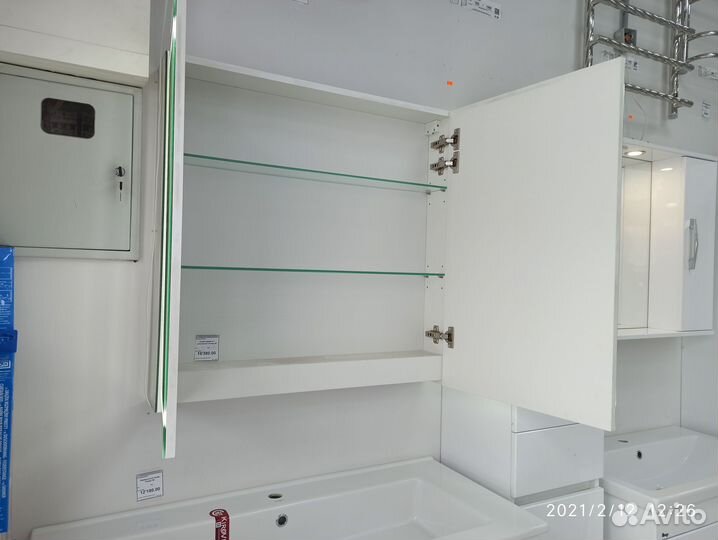 Зеркальный шкаф в ванную