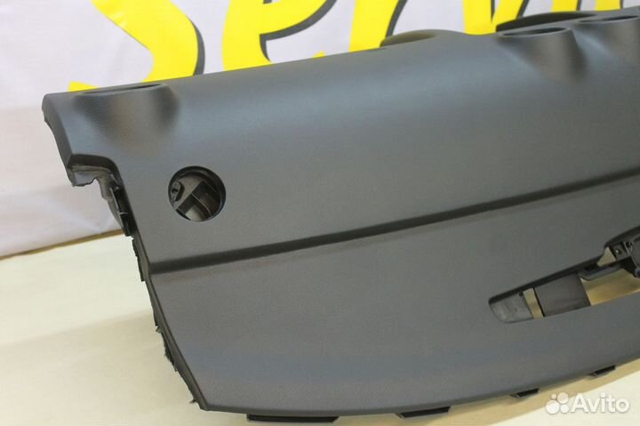 Торпедо Audi A3 панель приборов