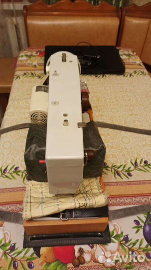 Швейная машинка чайка бу электрическая