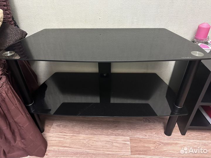 Стеклянная тумба под тв