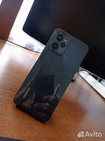 Телефон realme с 35