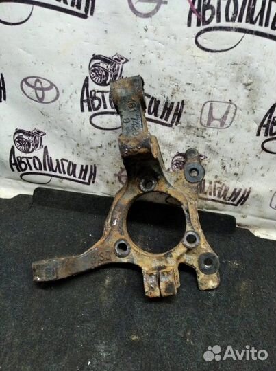 Кулак (цапфа) передний левый Opel Astra H хэтчбек