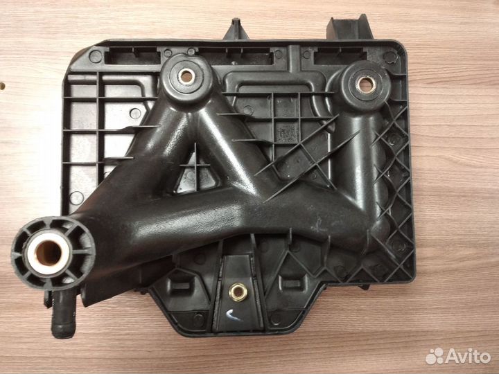 Площадка акб Фольксваген Поло 2010 2015