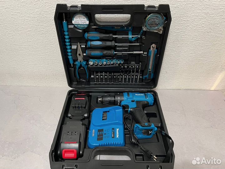 Шуруповерт Makita 26v с набором инструментов