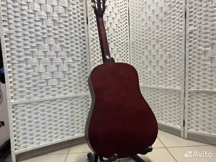 Гитара натуральная