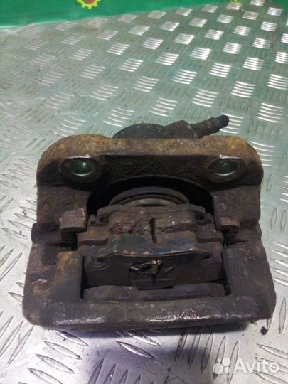 Суппорт передний правый Renault Sandero